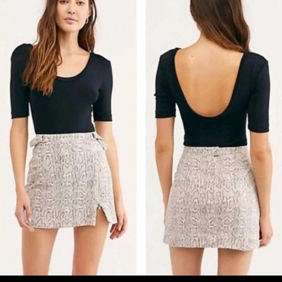 NWOT Free People|| Midnight Magic Printed Mini Skirt Women's Size 6, Sna… - Picture 2 of 9